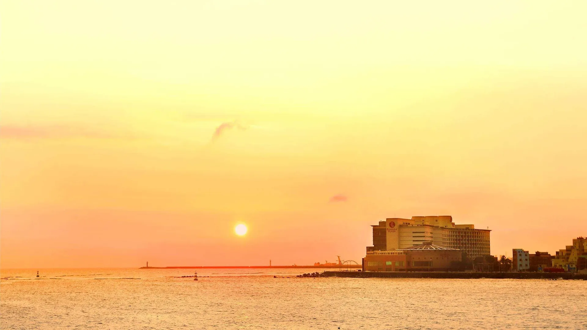 Hotel Ramada Plaza By Wyndham Jeju Ocean Front