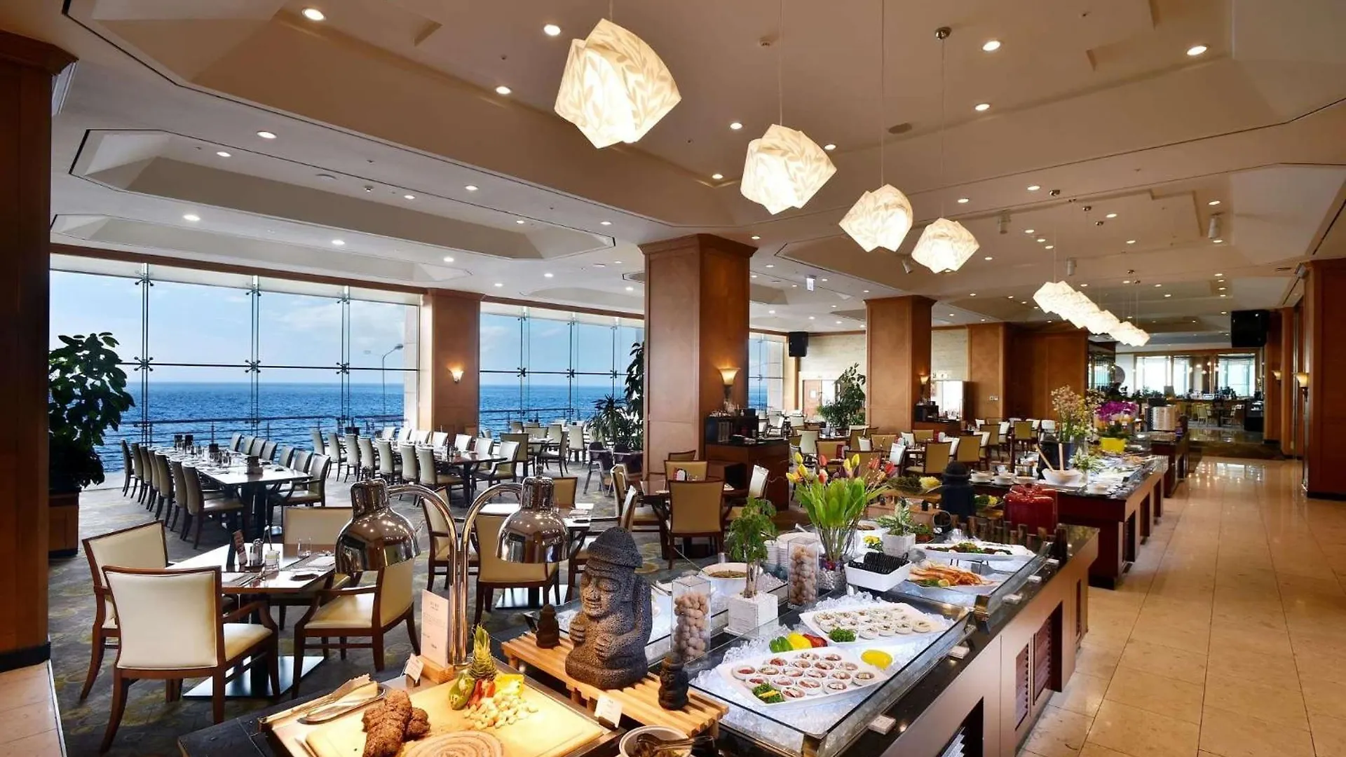Hotel Ramada Plaza By Wyndham Jeju Ocean Front